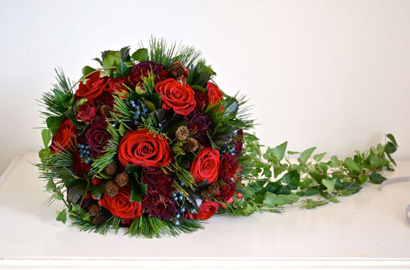 buchet de trandafiri cu iedera